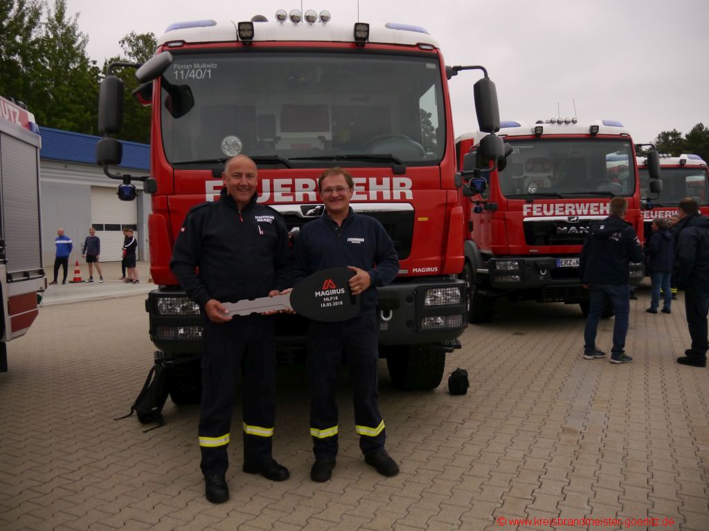 Übergabe HLF10-KatS für FF Schleife